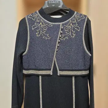 PUBLIC TOKYO 자수 니트 원피스