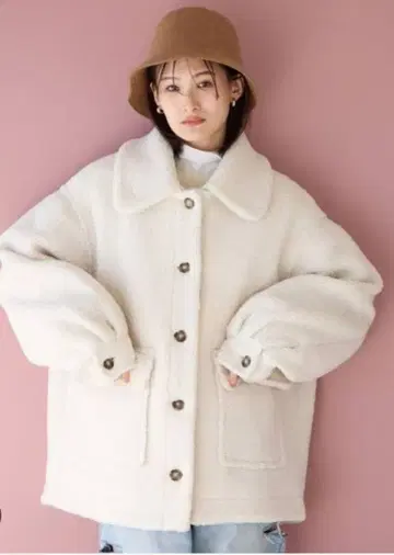 LOWRY'S FARM 크림 2WAY 칼라 보아 블루종