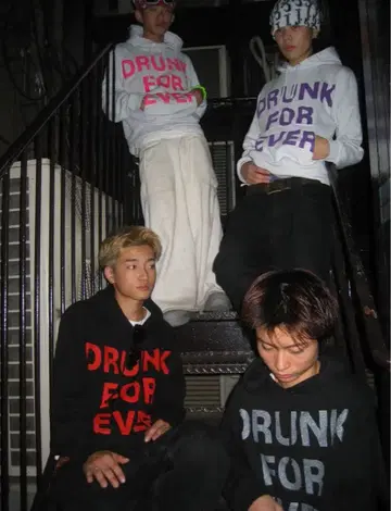 DRUNK FOR EVER 빨간색 후드티