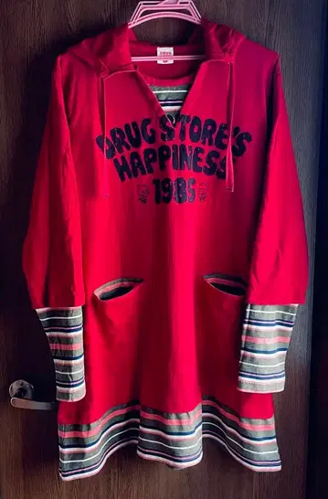 DRUG STORE'S 후드 부착 레드 튜닉