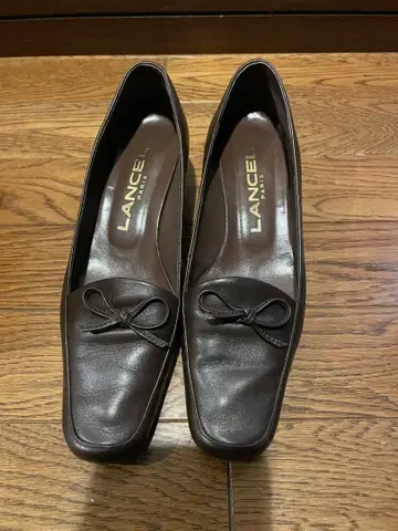 Lancel 브라운 리본 펌프스 중간 힐