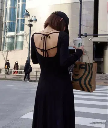 레드 롱 슬리브 드레스 백리본