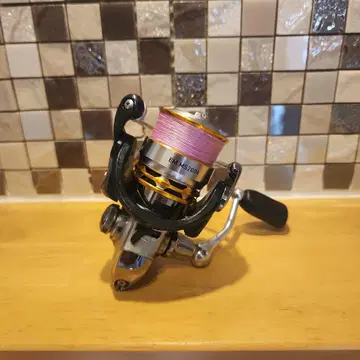 DAIWA EM MS2000A 스피닝 릴