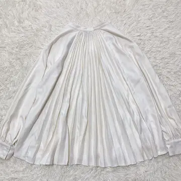 컨디션 최상 유나이티드 애로우즈 스웨이드라이크 백 플리츠 블라우스