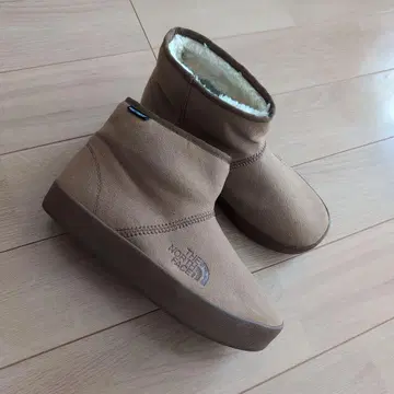 THE NORTH FACE 무스탕 부츠