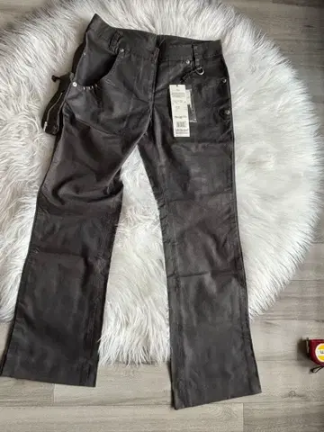 그레이 플레어 팬츠 사이드 포켓 포함