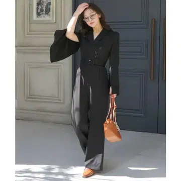 Royal party 벨트 부착 케이프 점프수트