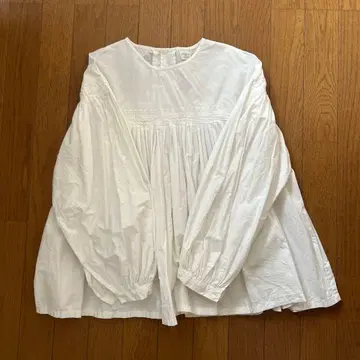 누벨르 드 파라디 블라우스 개더 자수