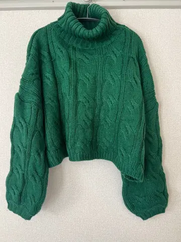 그린 숏 케이블 볼륨 니트