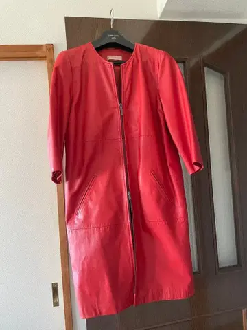 가죽제 빨간색 집업 코트