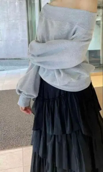 snidel 오프숄더 맨투맨