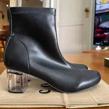 오리엔탈 트래픽의 숏부츠