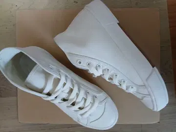 화이트 캔버스 하이컷 스니커즈 25.5cm