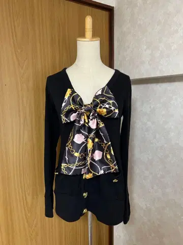 새상품 글래머러스 제인 BIG 리본 가디건 블랙