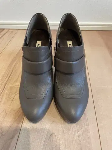 다이애나 숏부츠 부티 다크 브라운 23.5cm 하이힐