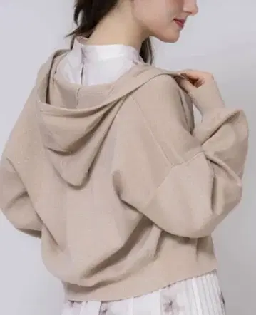 NOELA 라메 니트 후드티 베이지 후드티