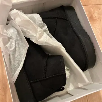 새상품 택 포함 KOBE LETTUCE 블랙 어그 부츠 S 사이즈