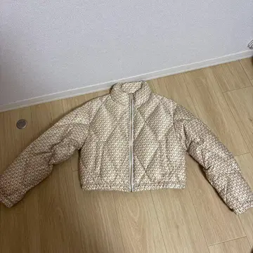 새상품급 MICHAEL KORS 크롭 다운 자켓 골드 계열