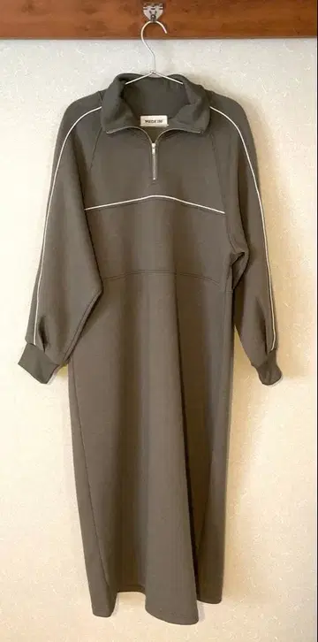 펠리시모 MEDE19F 맥시 길이 하프 지퍼 원피스 카키 M