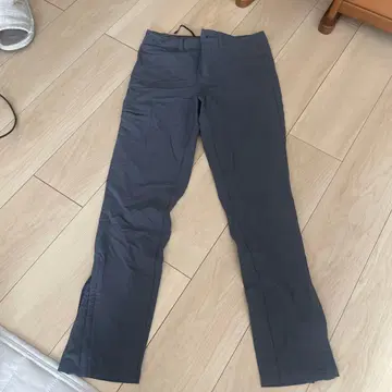 파타고니아 트레킹 팬츠 그레이 스트레이트 레그 캐주얼 팬츠