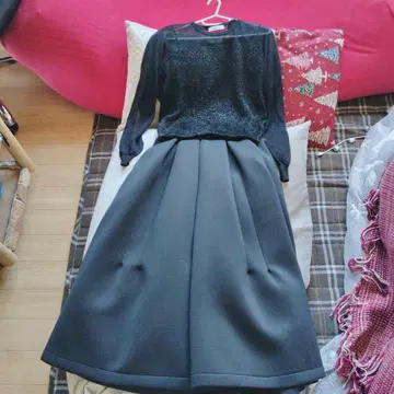 DoDoDo 상의와 시크릿 트로피 스커트 세트