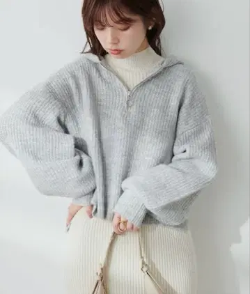 [ 새상품급 ] 내추럴 꾸뛰르 하프 ZIP 편입 후드 니트 그레이