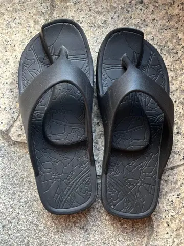 RACBAKI 블랙 샌들 27cm