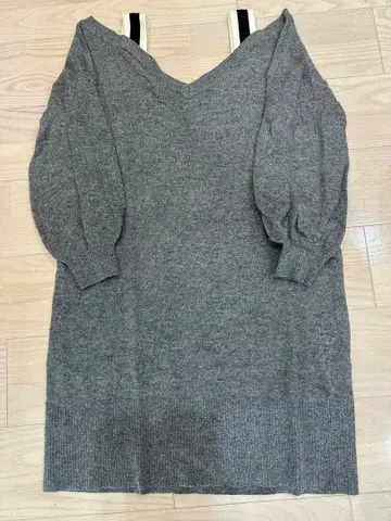 오프숄더 튜닉 니트 원피스 그레이 36