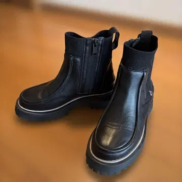 블랙 가죽 사이드 고어 부츠 통굽