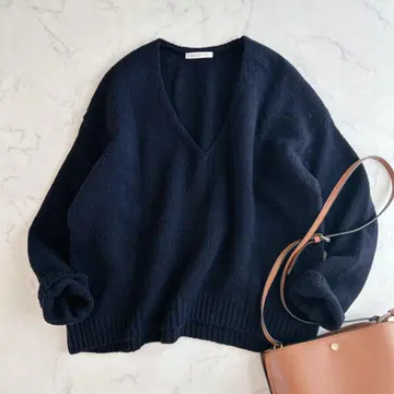 GALERIE VIE 파인 울 V넥 풀오버 네이비