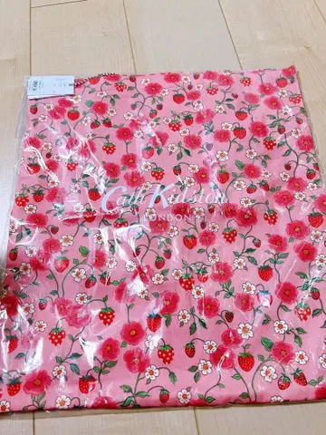 캐스키드슨 니시긴자 한정판 Strawberry 토트백