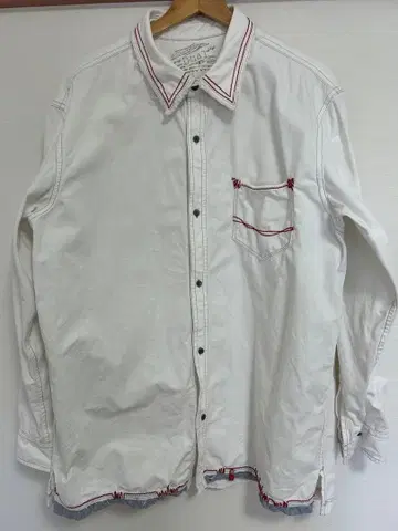 산타페 화이트 데님 긴팔 셔츠 빨간색 자수 포함