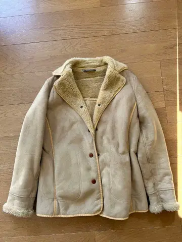 무스탕 코트 베이지 이탈리아제