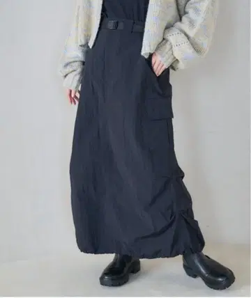 벨트 포함 나일론 스커트