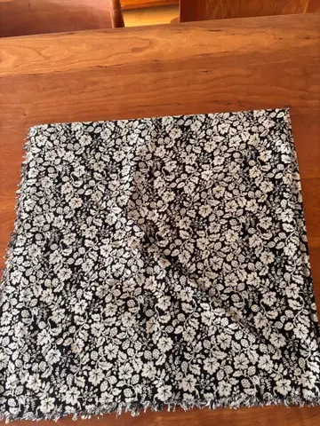 R & D.M.Co- 올드맨즈 테일러 리틀 와일드베리 숄