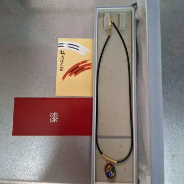 옻 와지마 장식의 책갈피 목걸이