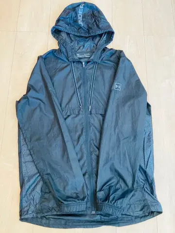 언더 아머 블랙 나일론 자켓 XL