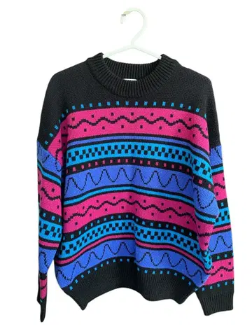 Tostalgic 기하학 패턴 긴팔 스웨터