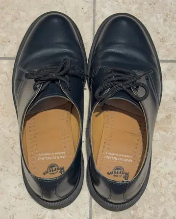 닥터 마틴 드레스 신발