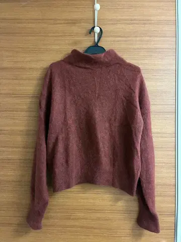 십스칼라즈 브라운 스웨터