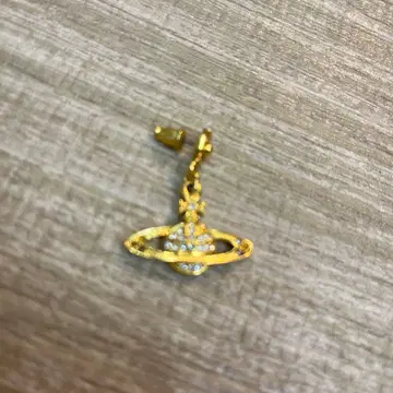 vivinnewestwood 귀걸이 (한쪽만)