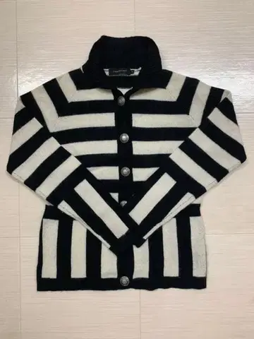 [ 새상품급 ] 캘빈클라인 CalvinKlein 니트 가디건 보더 무늬