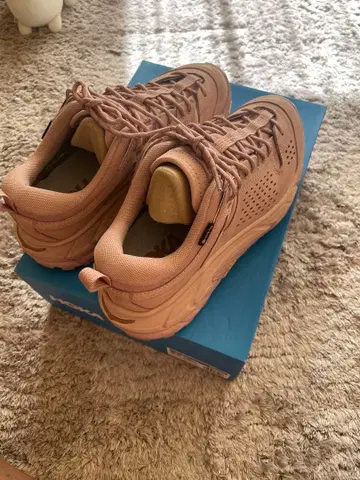 호카 핑크 스니커즈