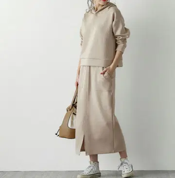 베이지 맨투맨 스커트 셋업 L