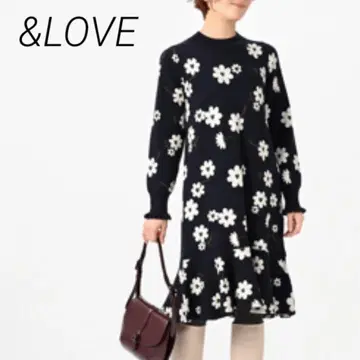 &LOVE 택 포함 하트 플라워의 밑단 플레어 니트 원피스