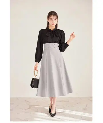 [택 포함 새상품] 보타이 리본 포함 백 레이스업 체크 도킹 원피스