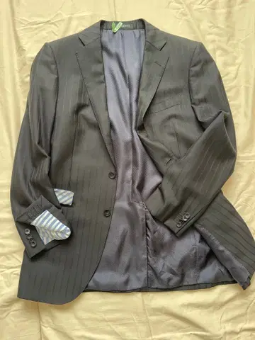 HILTON TIME 실크, 캐시미어 혼방 블랙 스트라이프 무늬 수트