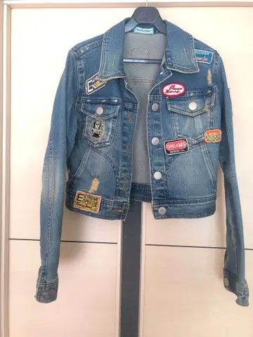 패치 달린 데님 자켓