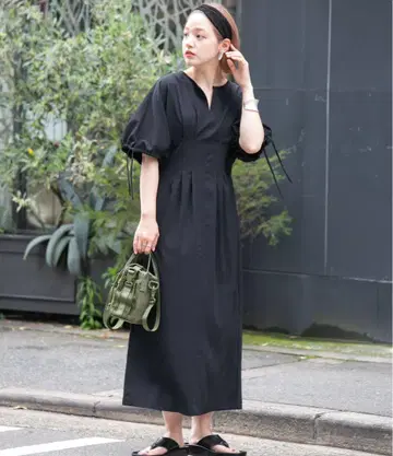 드로스트 슬리브 허리 턱 원피스 블랙