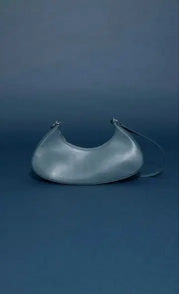 RIM.ARK 크레센트 쉐입 숄더백 블루